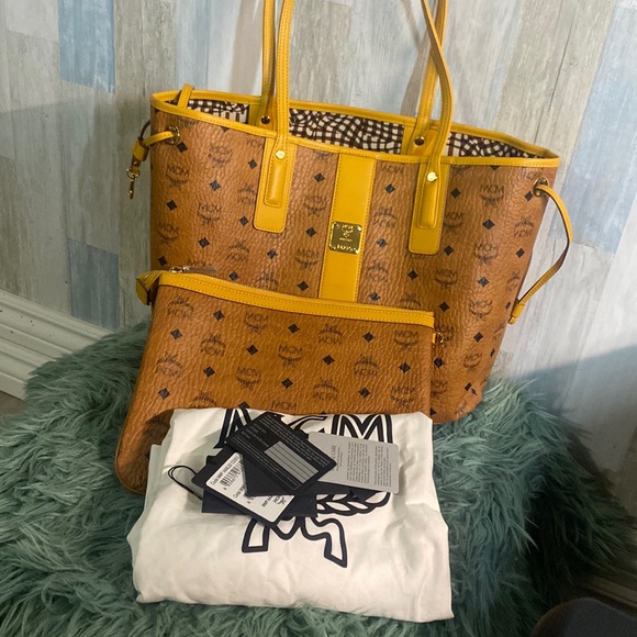 MCM Liz Reversible tote bag - Picture 1 of 5